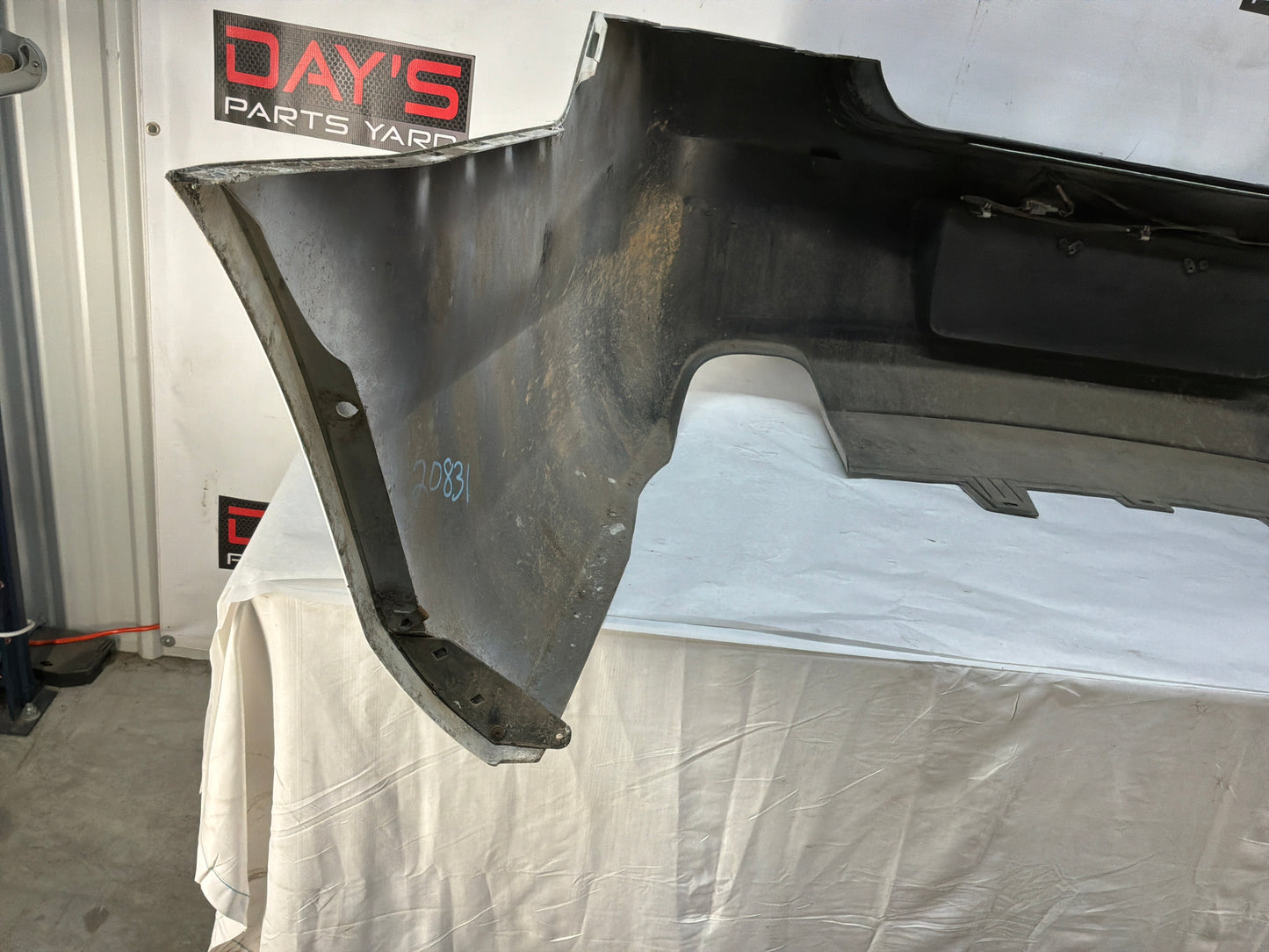 Rear bumper - Day's Parts Yard