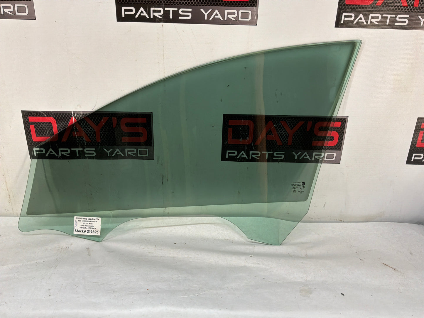2016 Chevy Caprice PPV RH Passenger Front Door Window Glass OEM