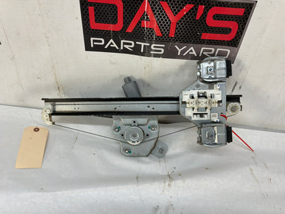 Rh rear window reg - Day's Parts Yard