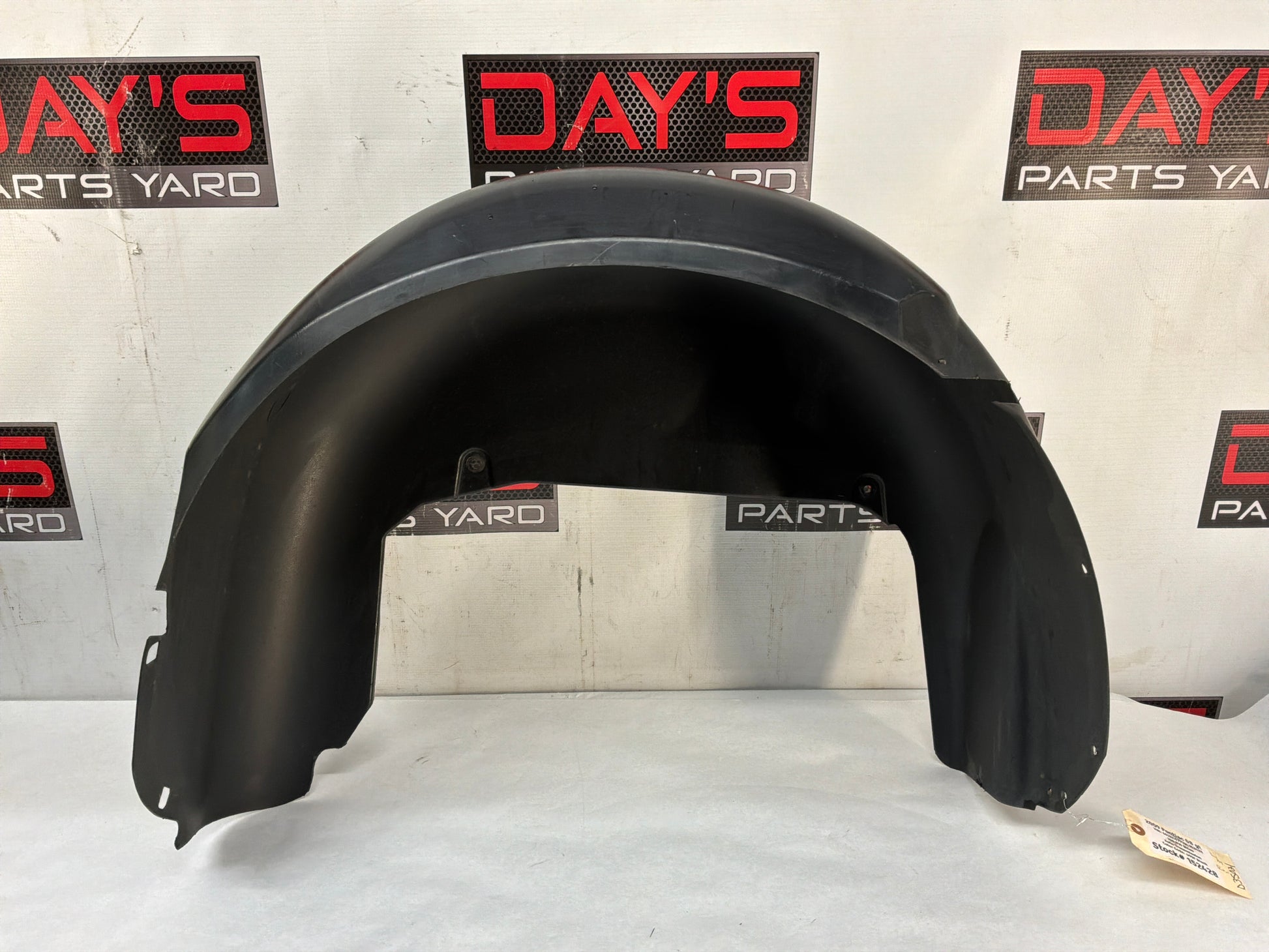 Rear lh wheel liner - Day's Parts Yard