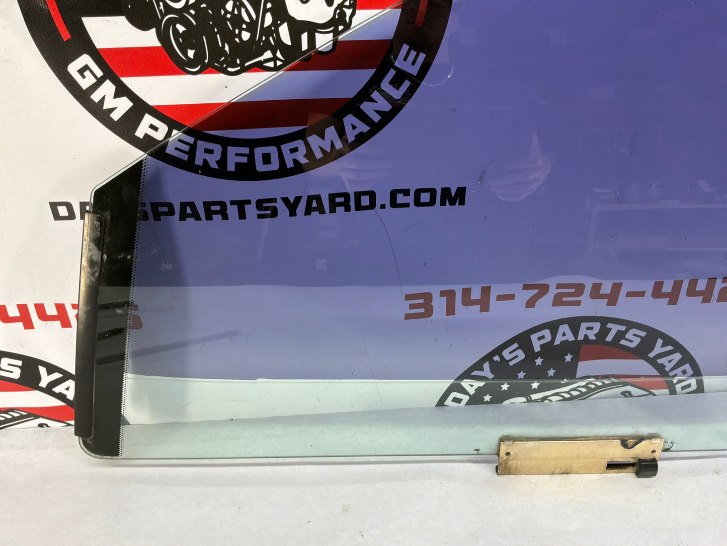 2005 Pontiac GTO LH Driver Front Door Window Glass OEM