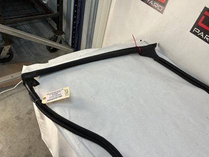 Rh door seal - Day's Parts Yard