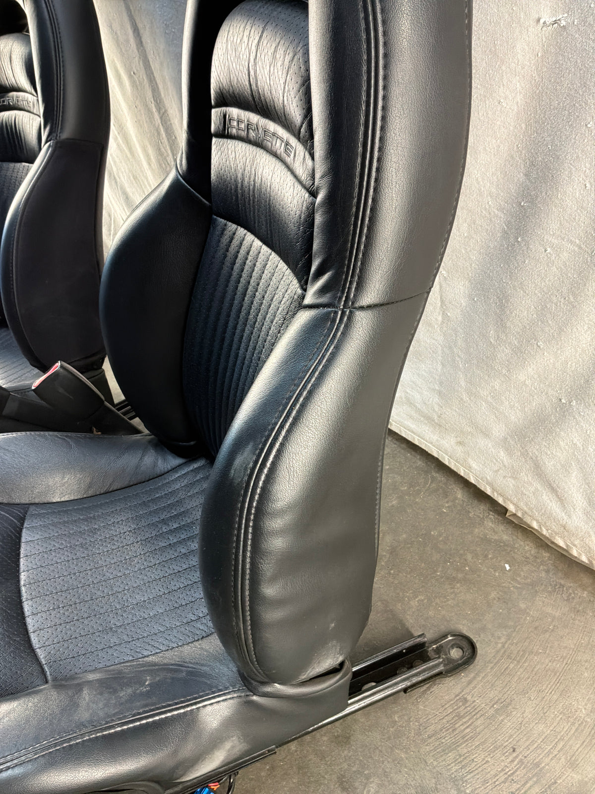 2002 Chevy C5 Corvette Convertible Seats RH & LH Front Black Leather Seats OEM