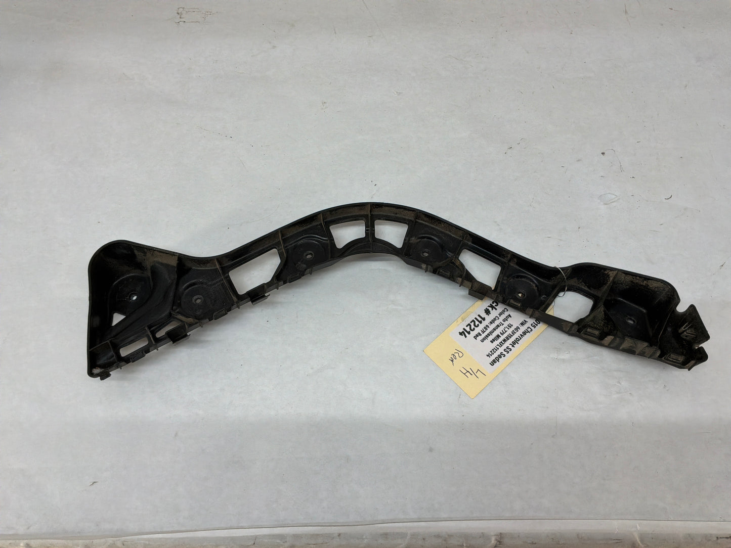 2015 Chevy SS Sedan RH & LH Rear Bumper Brackets Guides Supports OEM