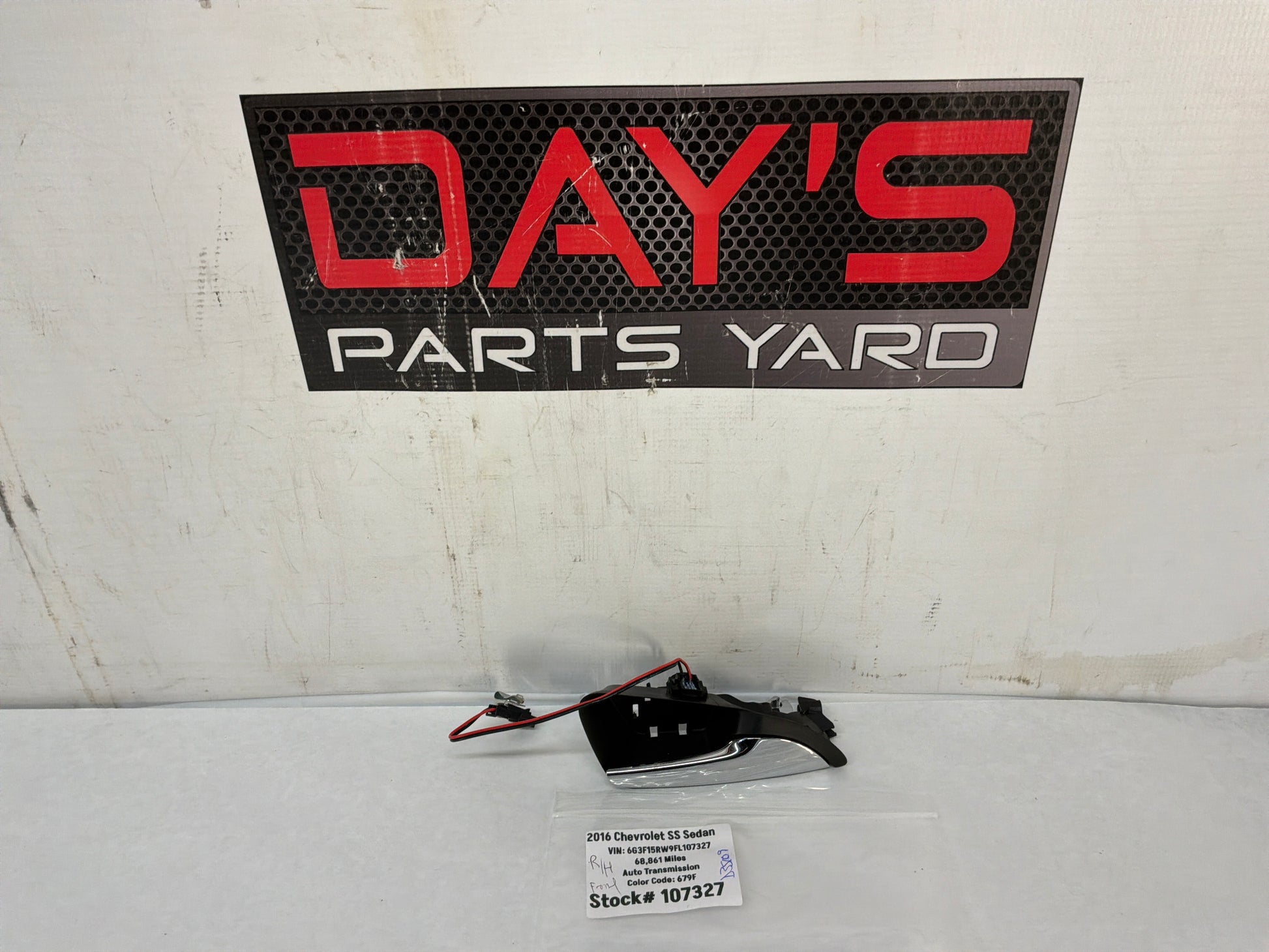 Front rh interior door handle - Day's Parts Yard