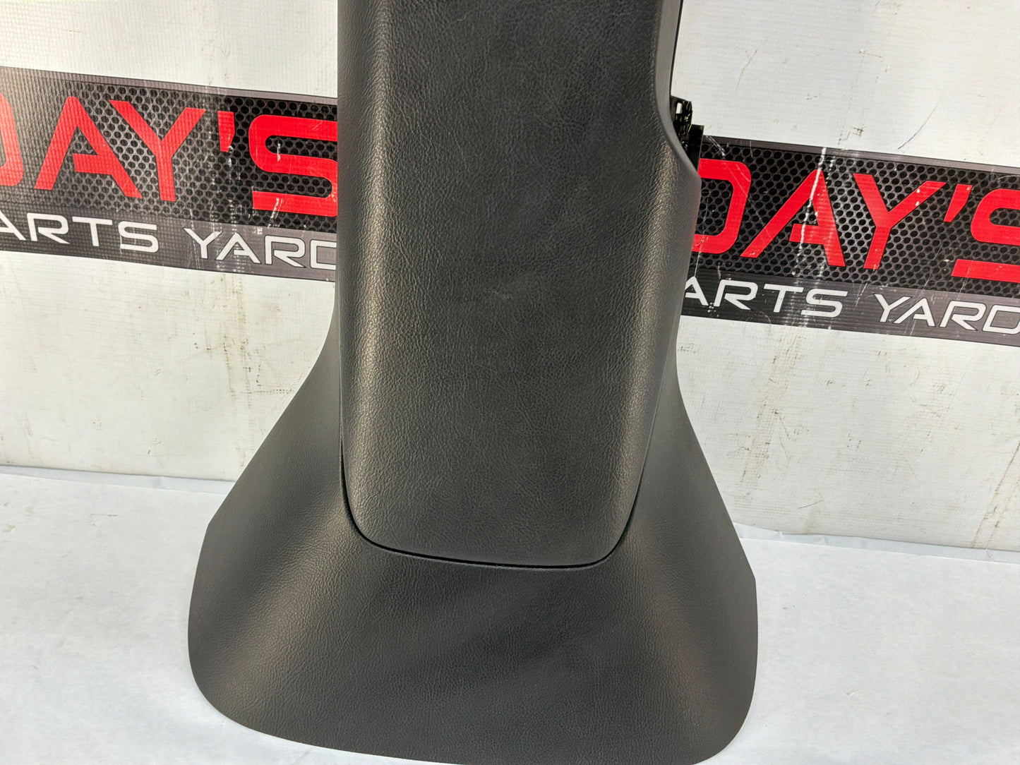 Center console - Day's Parts Yard