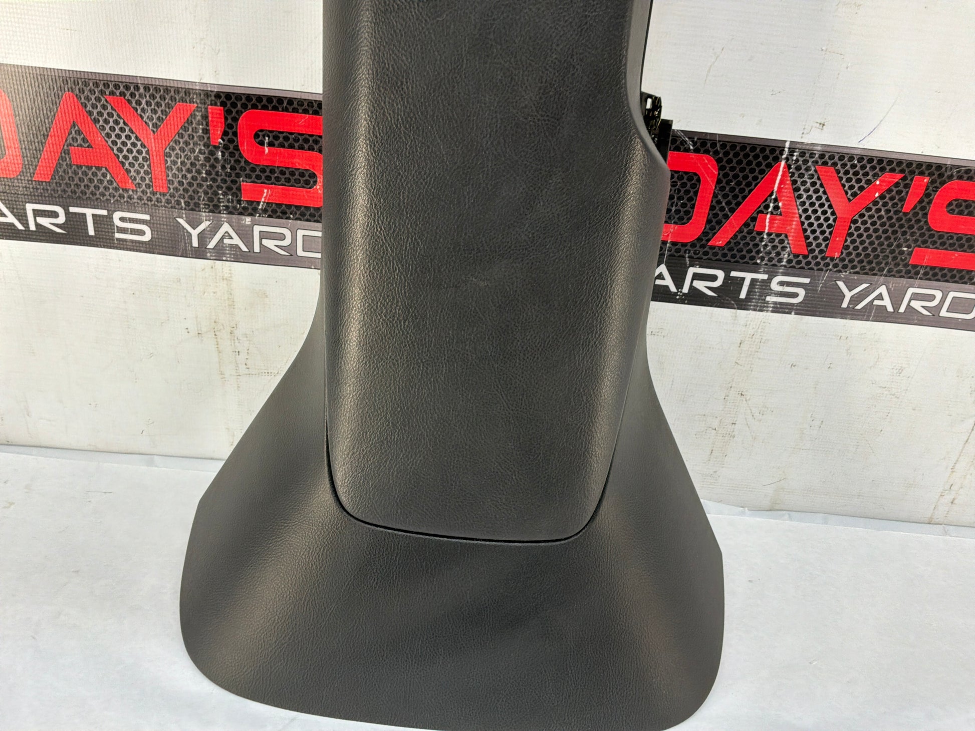 Center console - Day's Parts Yard