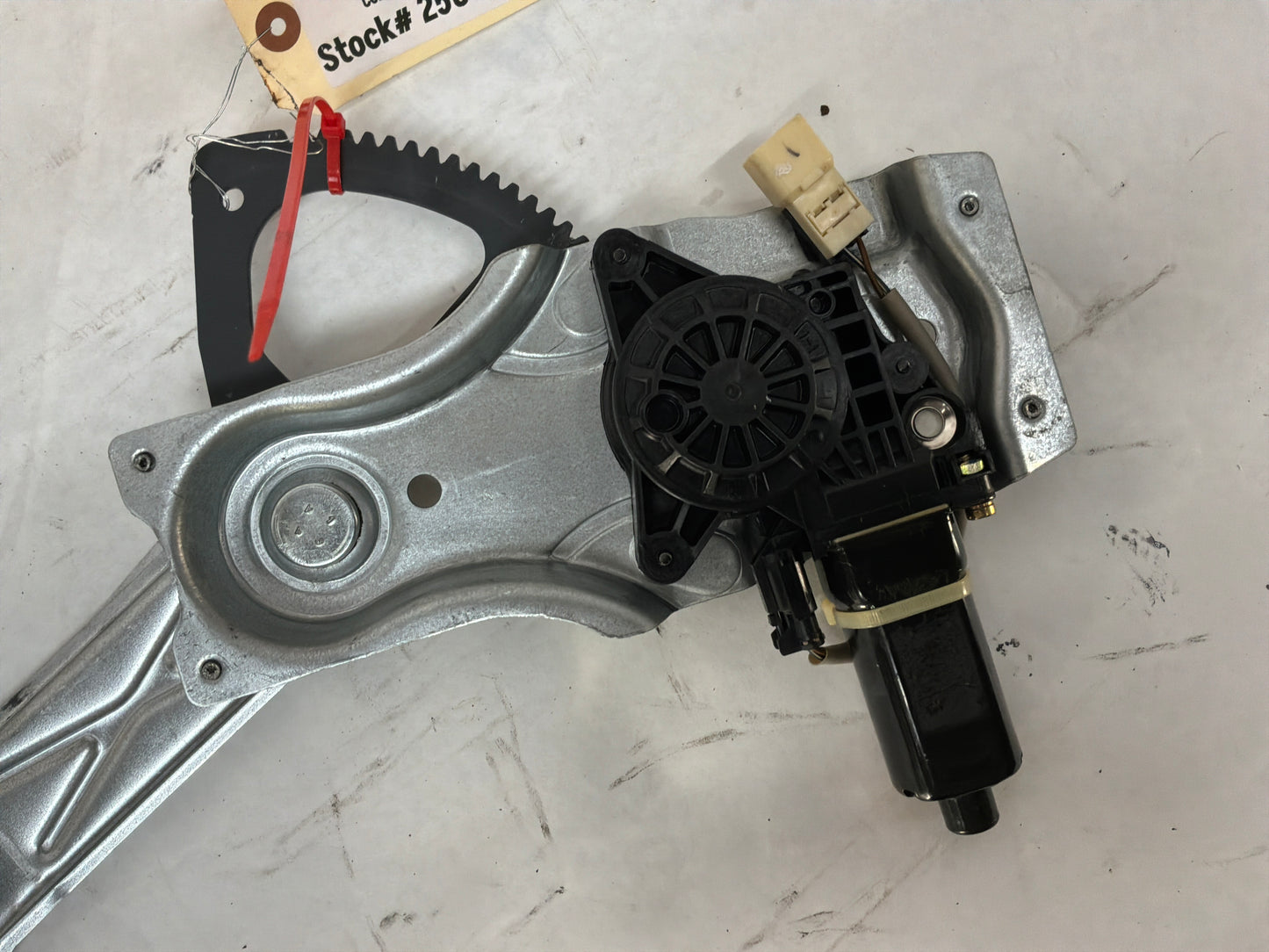 2004 Pontiac GTO RH Passenger Window Regulator w/ Motor OEM