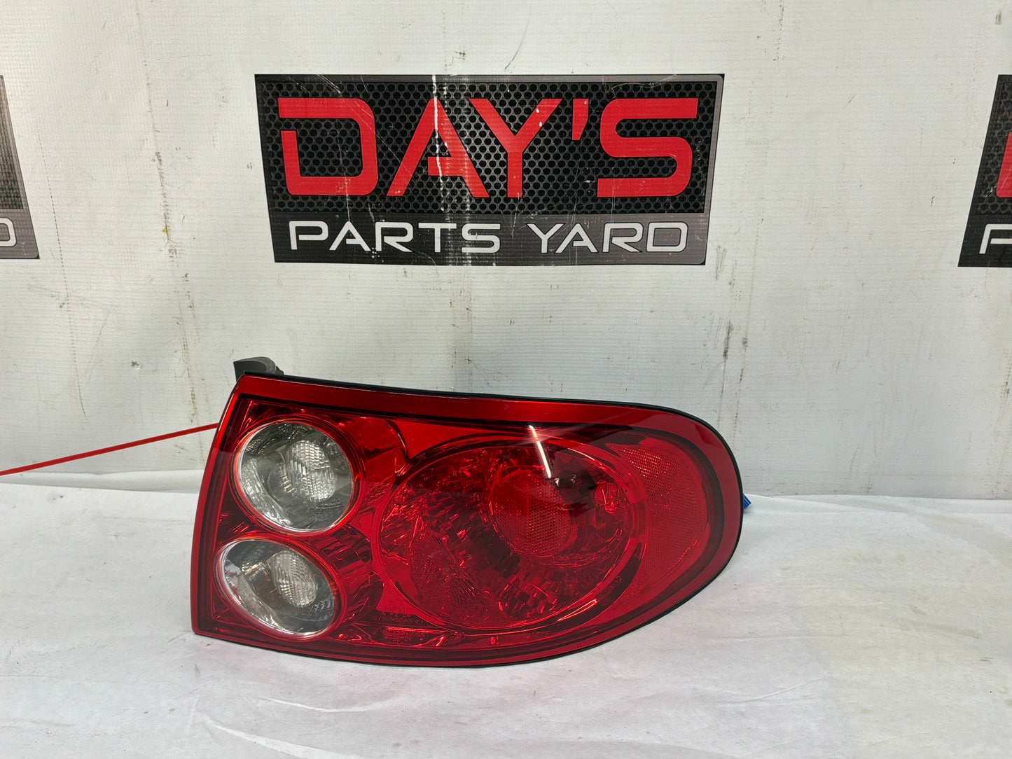 2004 Pontiac GTO RH Passenger Taillight Tail Light Lamp OEM