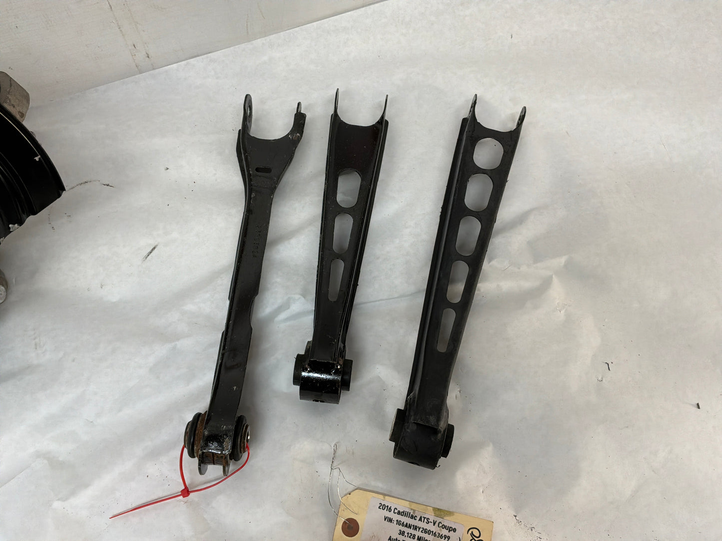 2016 Cadillac ATS-V RH Passenger Rear Suspension Spindle Control Trailing Arms Links Rod  Set OEM