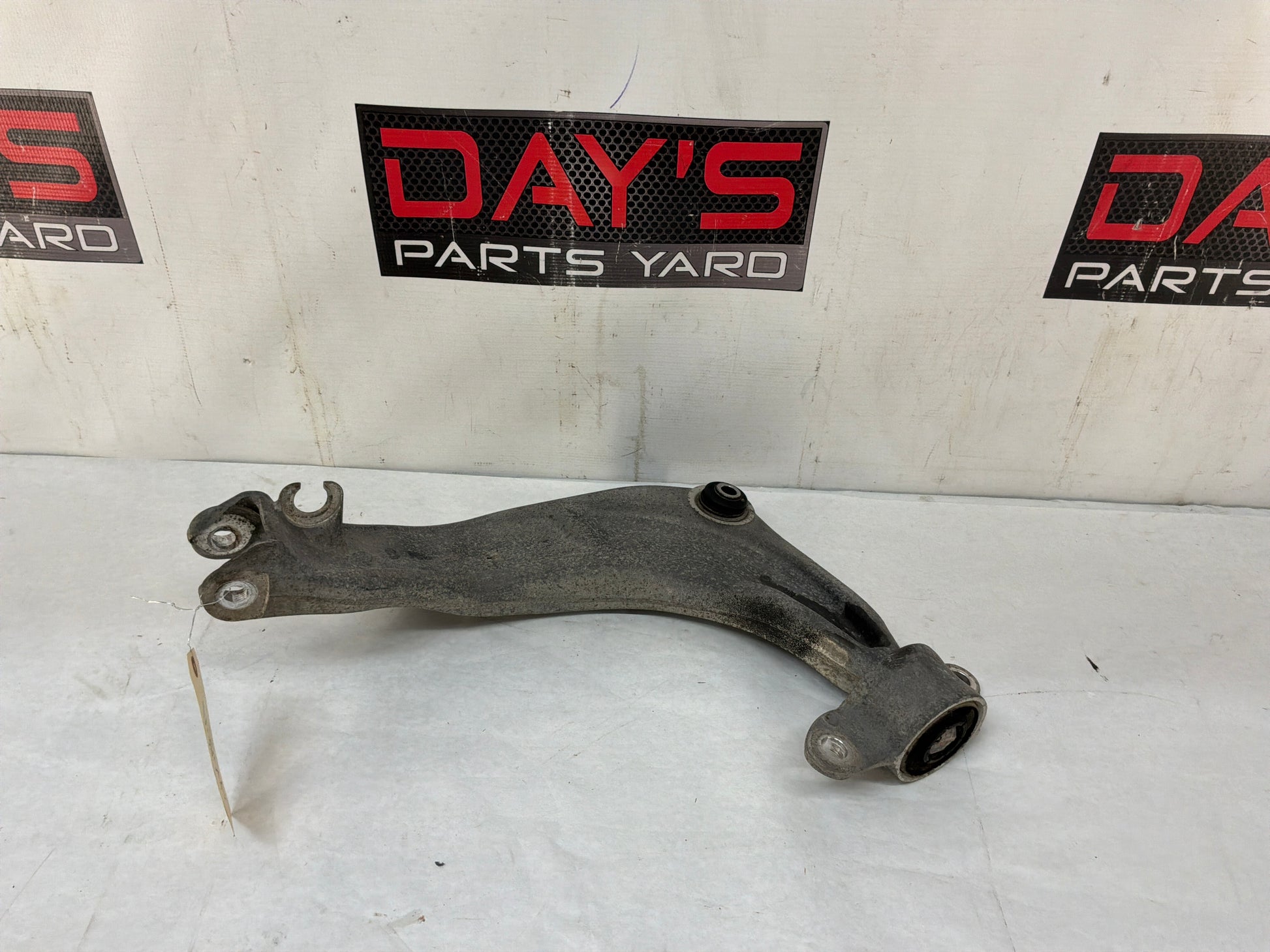 Control arm - Day's Parts Yard