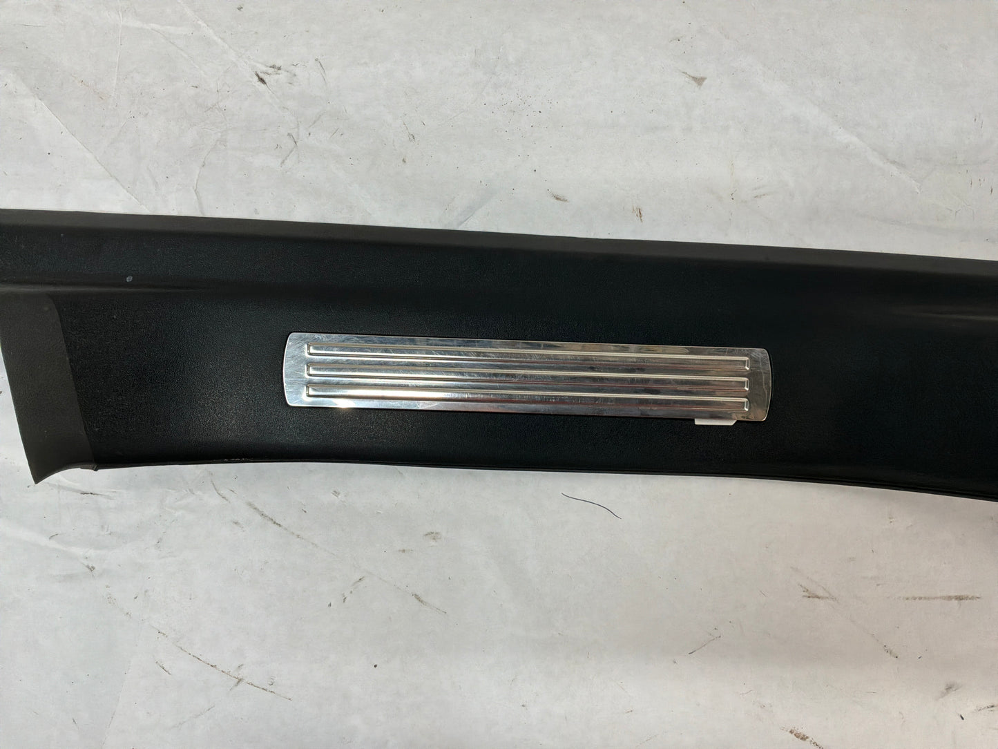 2008 Pontiac G8 GT RH Passenger Rear Door Trim Sill Scuff Kick Panel OEM