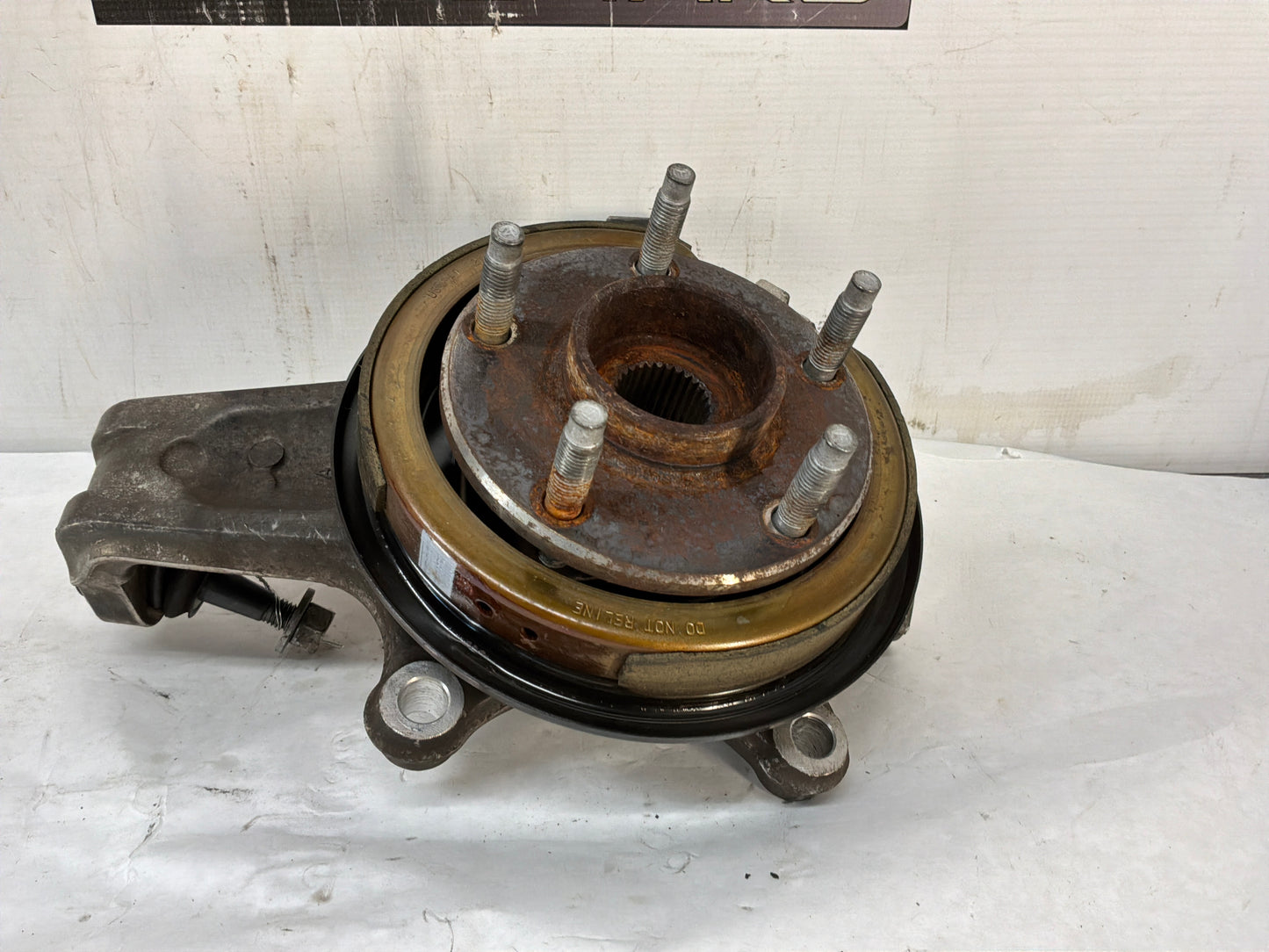 Lh rear spindle - Day's Parts Yard