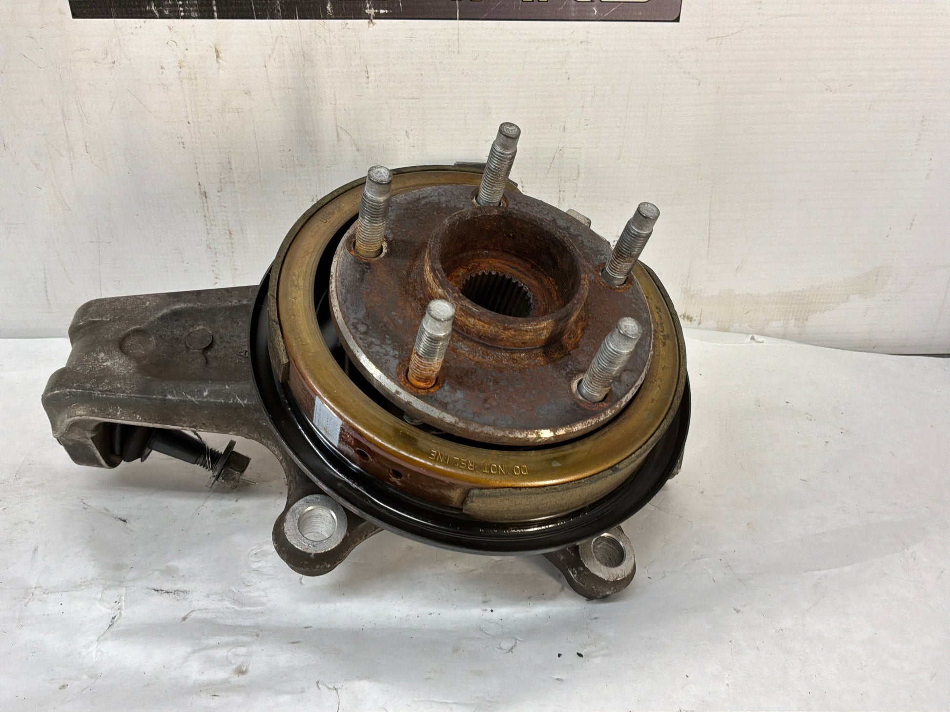 Lh rear spindle - Day's Parts Yard