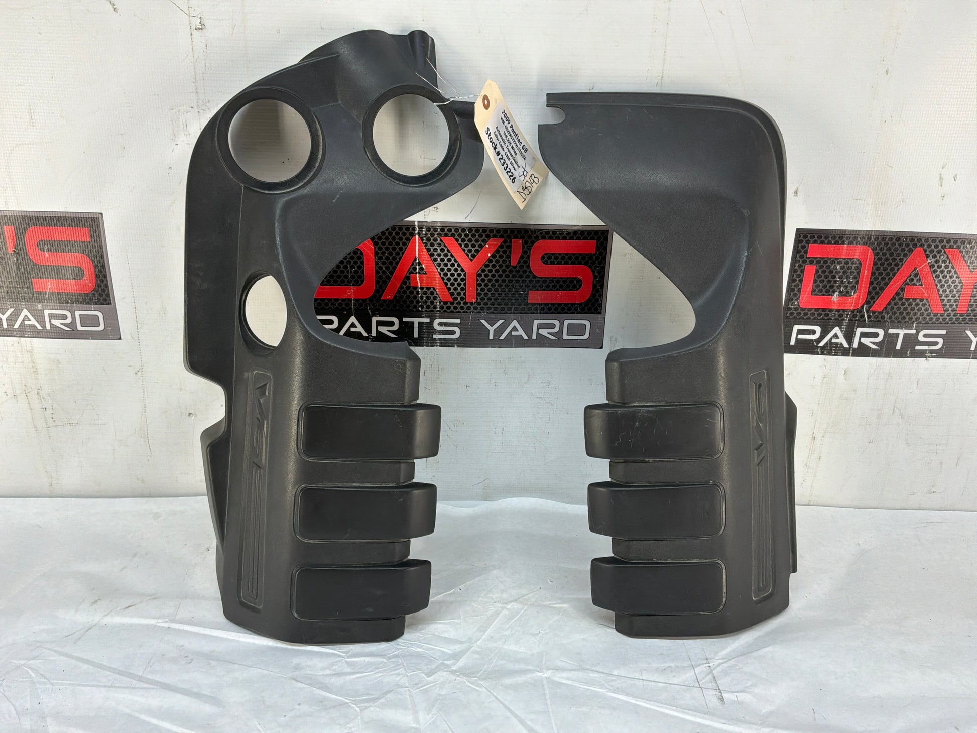 2009 Pontiac G8 RH & LH Engine Motor Appearance Covers OEM - Day's Parts Yard