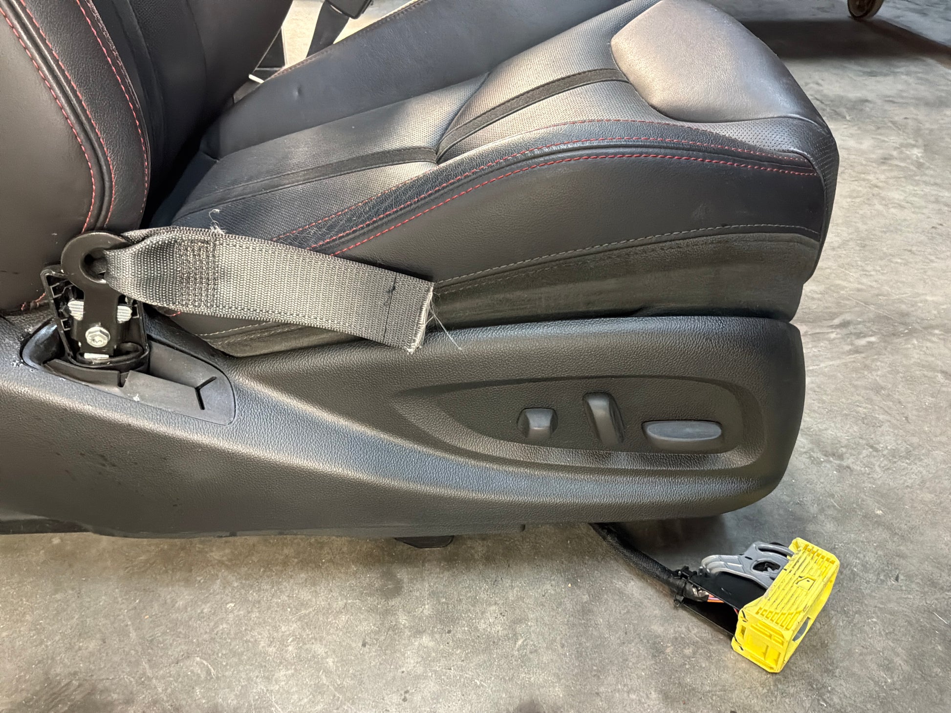 Front seat - Day's Parts Yard