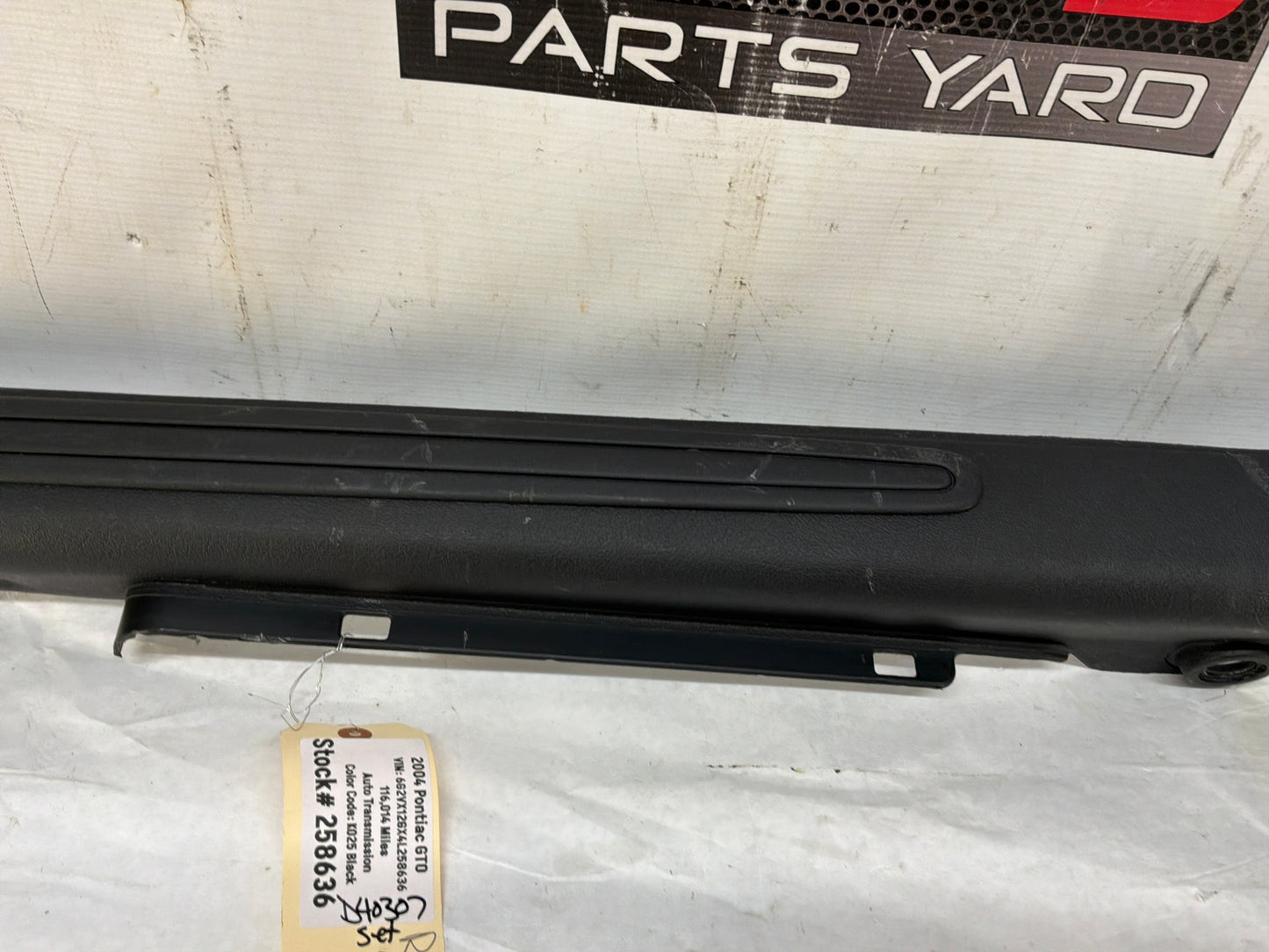 2004 Pontiac GTO RH & LH Interior Door Sill Trim Cover Panels OEM