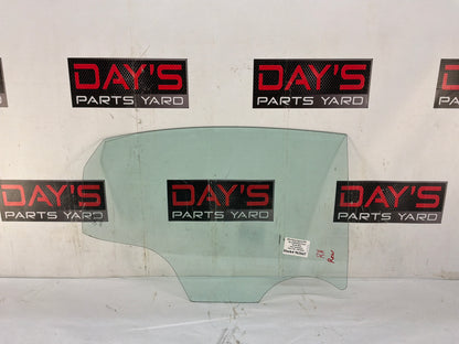 Rh rear window glass - Day's Parts Yard