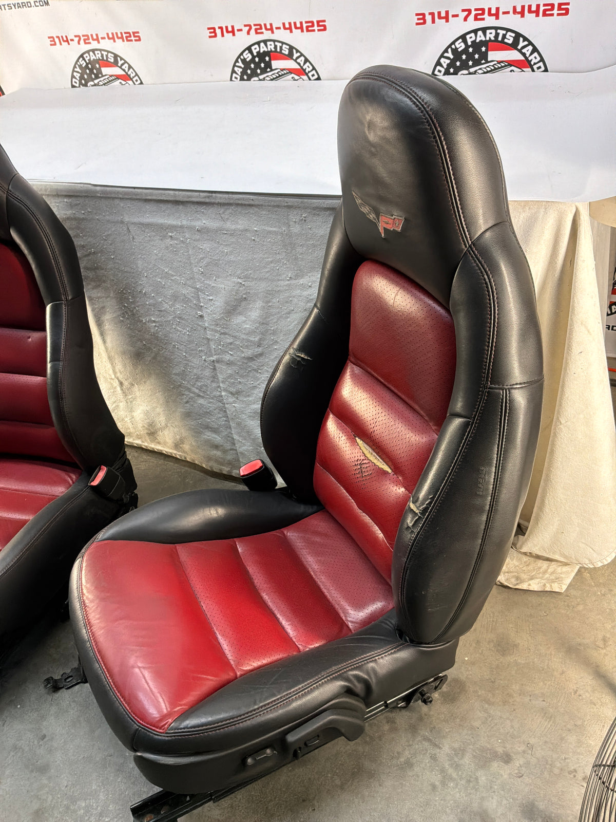 2007 Chevy C6 Corvette Convertible Seats RH & LH Front Seats OEM Red & Black