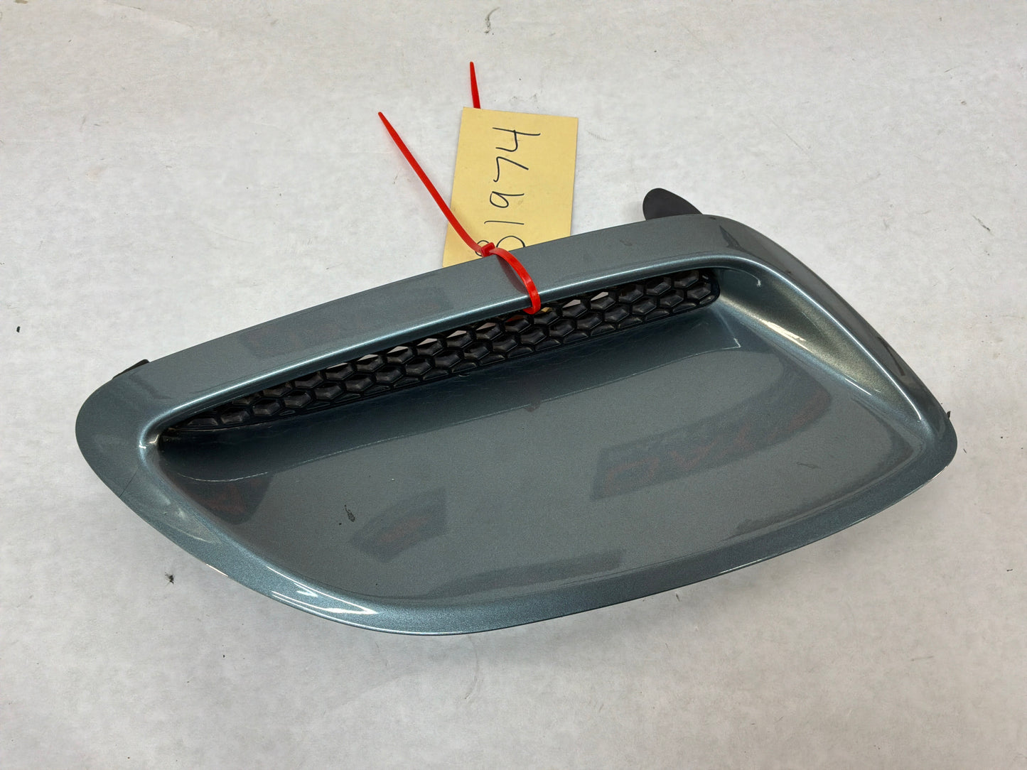 2006 Pontiac GTO Rh Hood Vent OEM