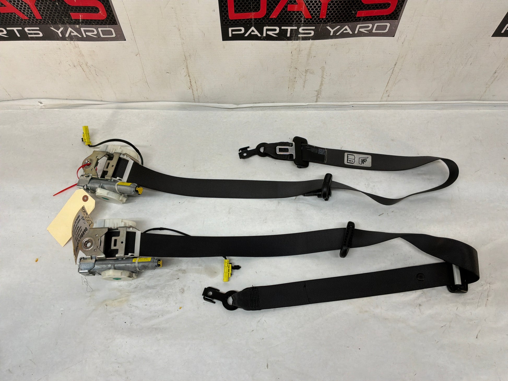 Front seatbelts - Day's Parts Yard