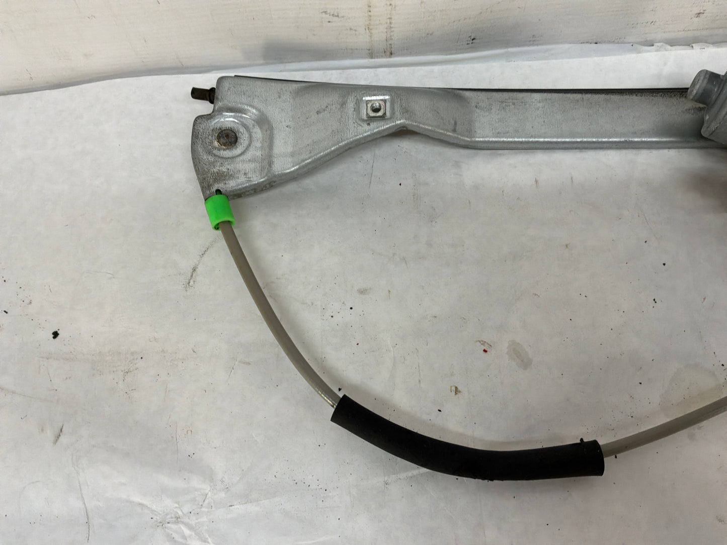 2014 Chevy Caprice PPV RH Passenger Front Window Regulator Motor OEM