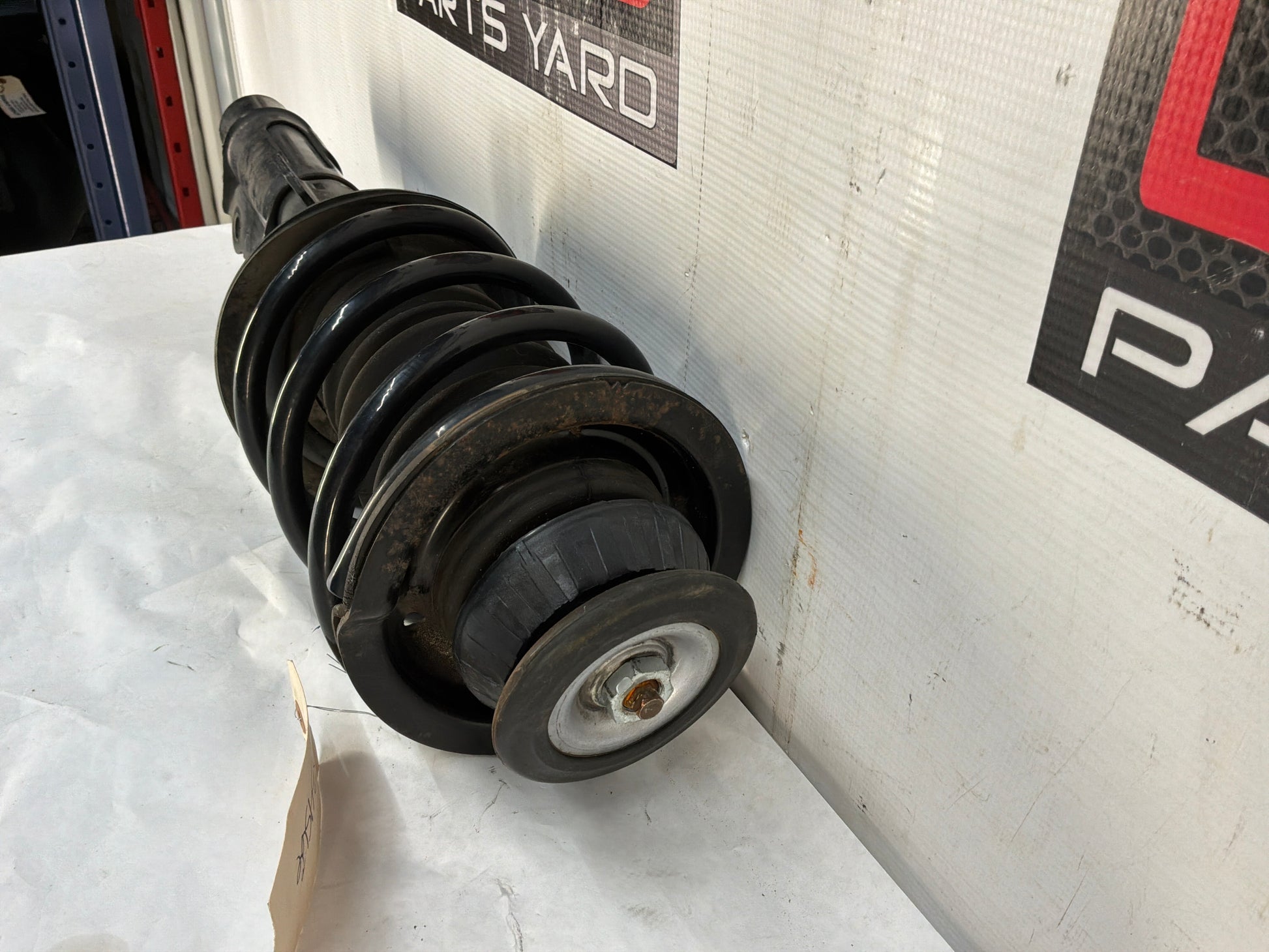 Lh front strut - Day's Parts Yard