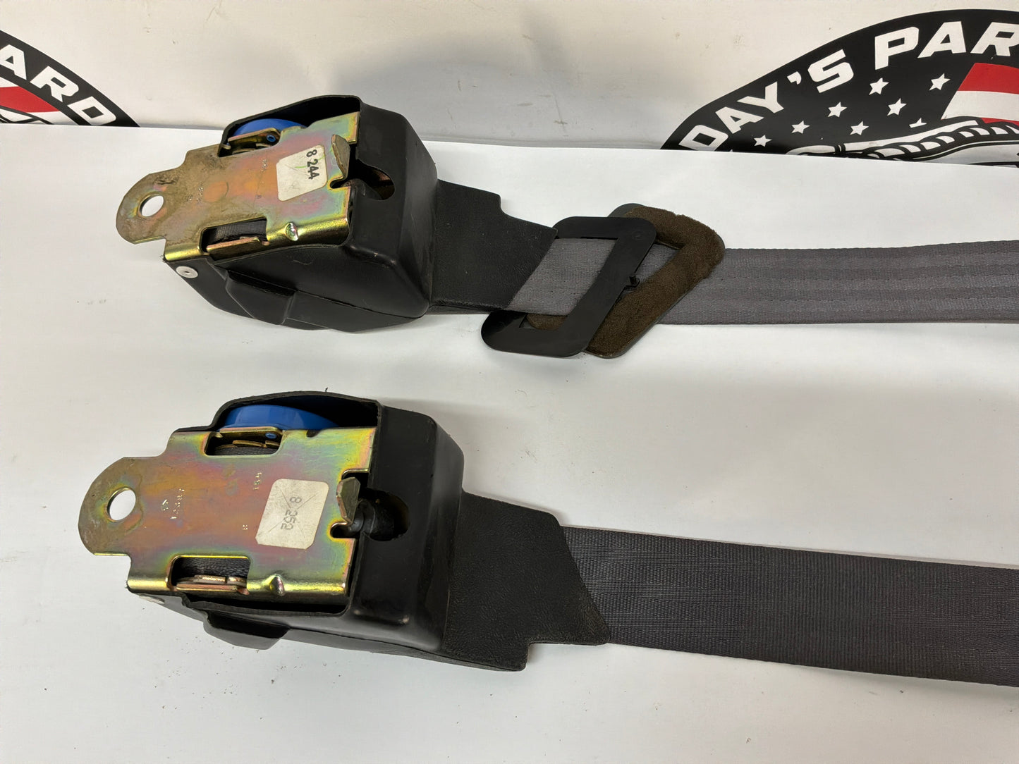 1999 Chevy Camaro Z28 Rear RH & LH Seatbelt Seat Belt Retractor  OEM