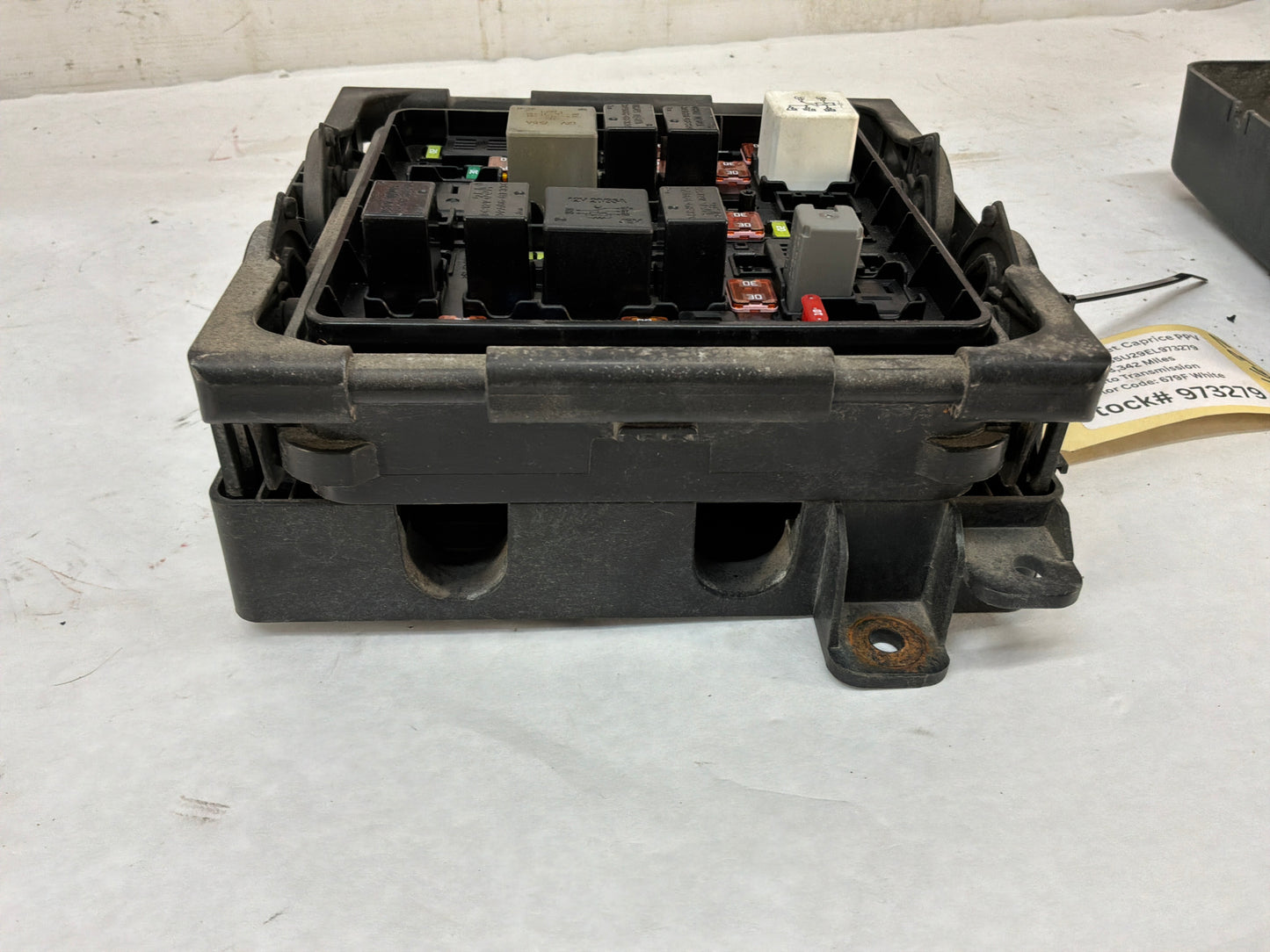 2014 Chevy Caprice PPV Engine Motor Bay Relay Fuse Box Junction Module OEM