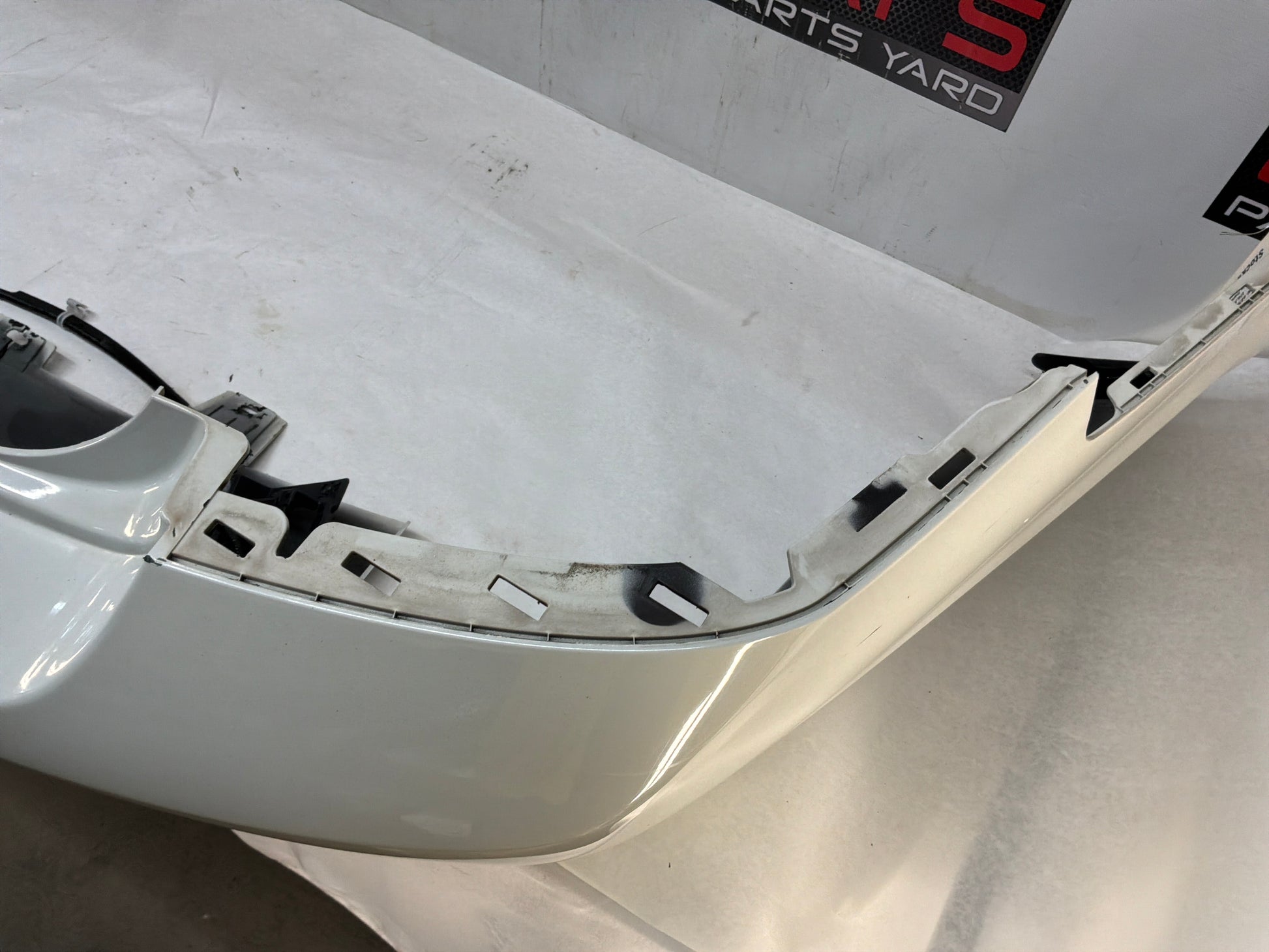 Rear bumper - Day's Parts Yard