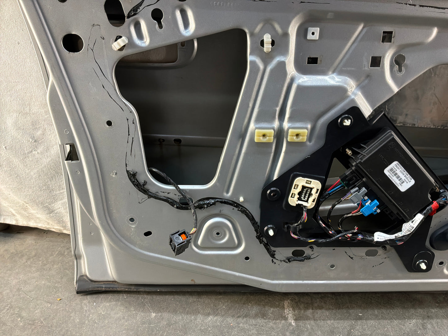 2006 Cadillac CTS-V LH Driver Exterior Front Door OEM Silver