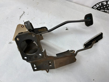 2004 Pontiac GTO Manual Transmission Pedal Assembly OEM