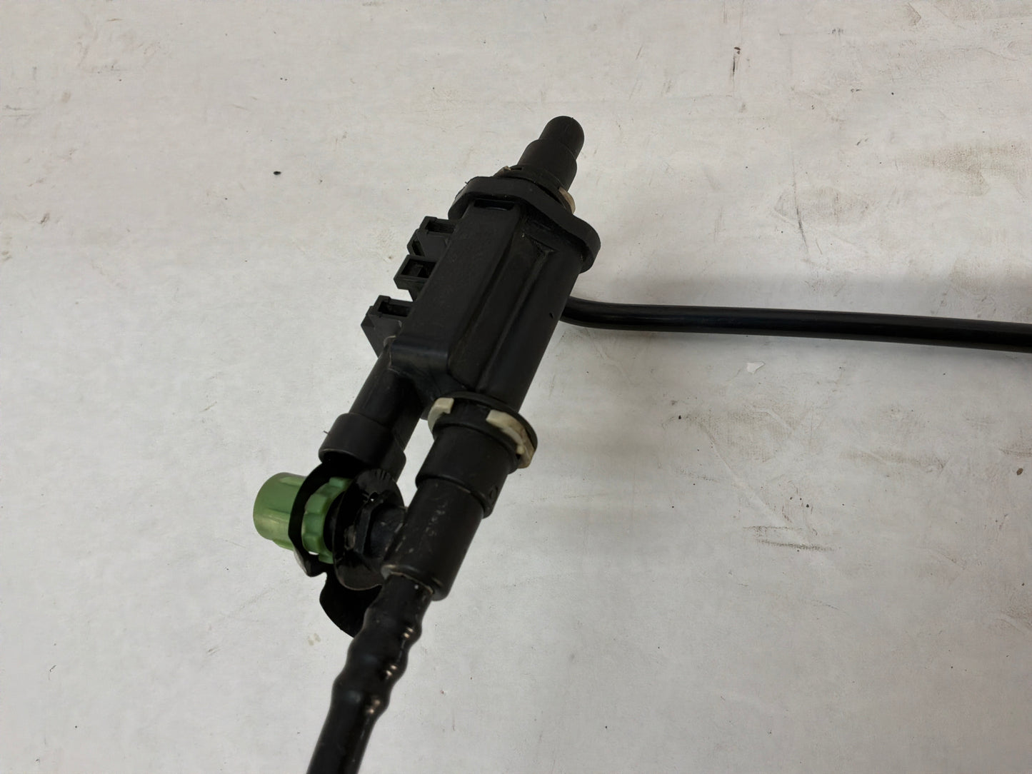 2005 Pontiac GTO Intake Manifold EVAP Purge Valve w/ Lines Hoses Tubes OEM