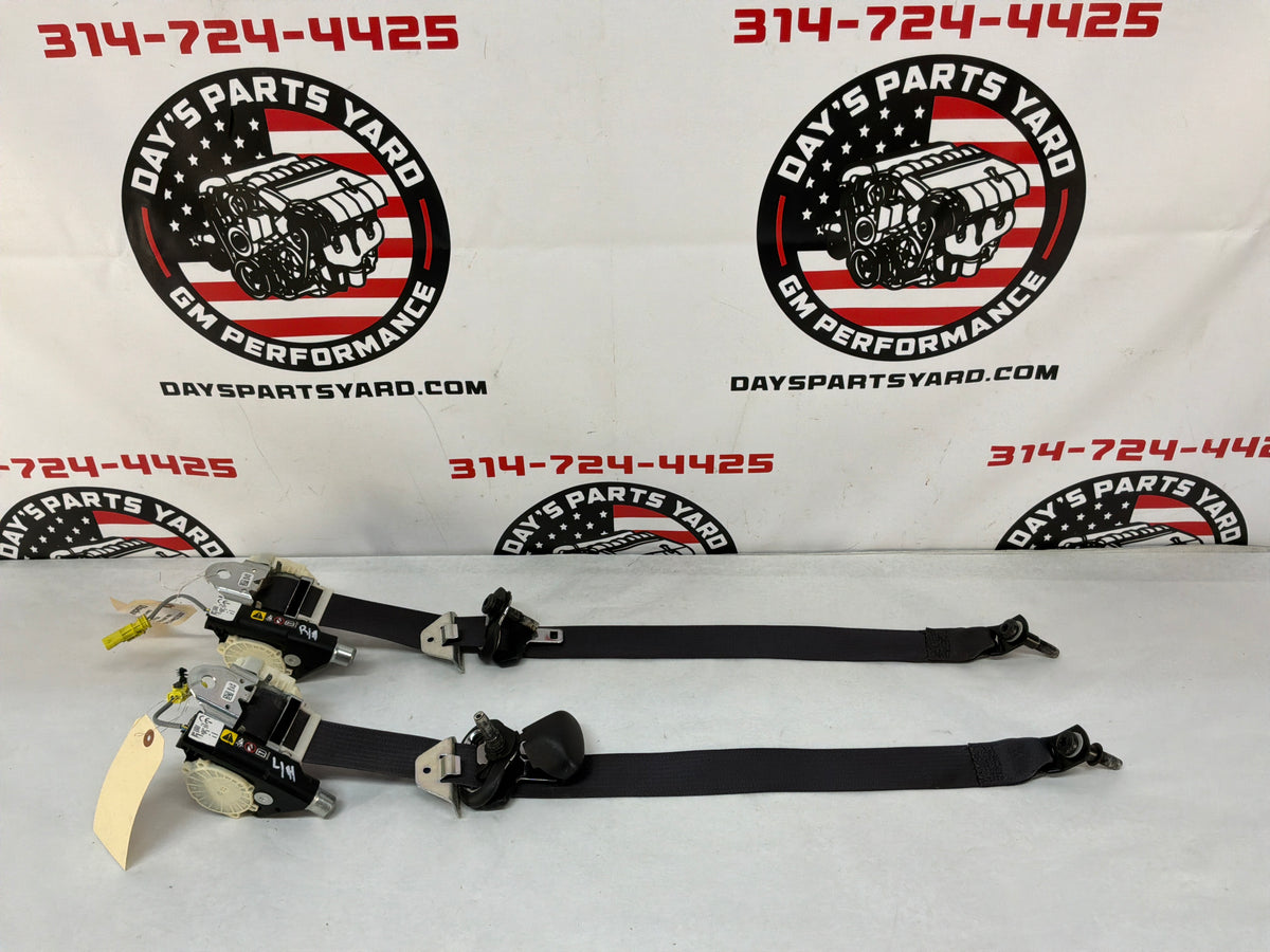 2015 Chevy Camaro SS 1LE RH & LH Front Seat Belts Seatbelts Retractors OEM