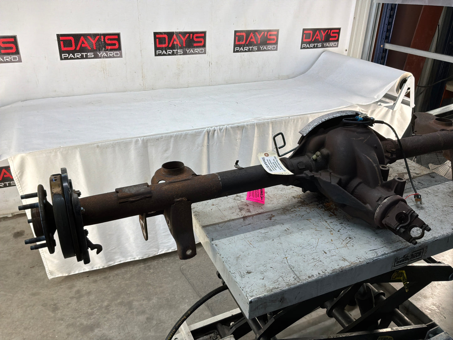 Rear differential - Day's Parts Yard