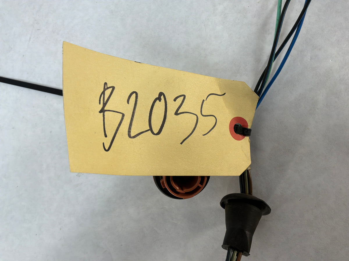 2006 Pontiac GTO RH & LH Taillight Tail Light Wire Wiring Harness Sockets OEM