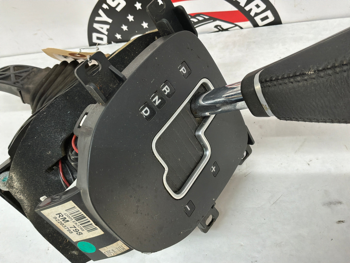 2008 Pontiac G8 Base Automatic Shifter Assembly OEM