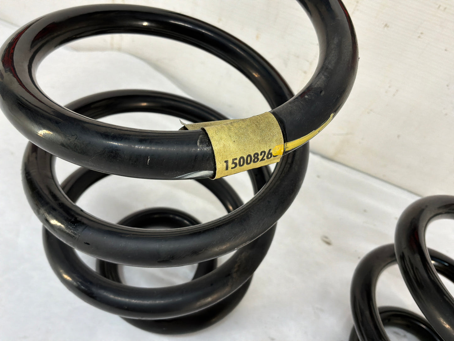 2002 Cadillac Escalade EXT Rear Suspension Coil Springs Set OEM