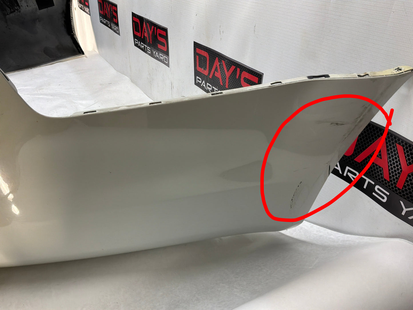 Rear bumper - Day's Parts Yard