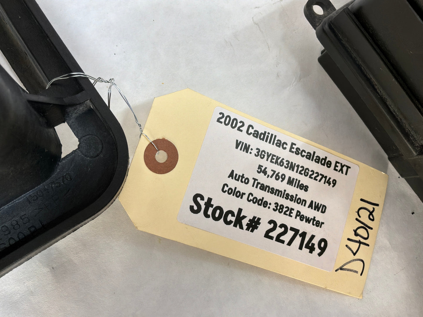 2002 Cadillac Escalade EXT ECM Bracket OEM