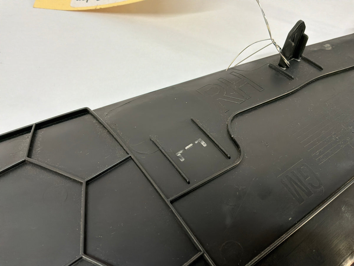 THIS GOES WITH A CONSOLE Console trim - Day's Parts Yard