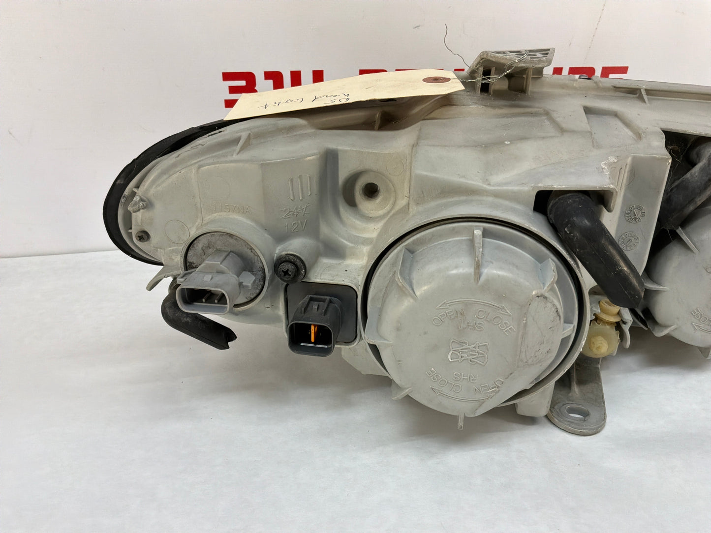 2005 Pontiac GTO LH Driver Headlight Head Light Lamp OEM