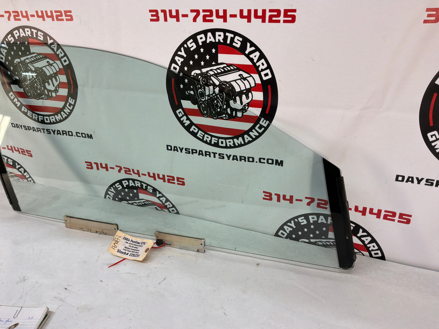 2004 Pontiac GTO RH Passenger Front Door Window Glass OEM