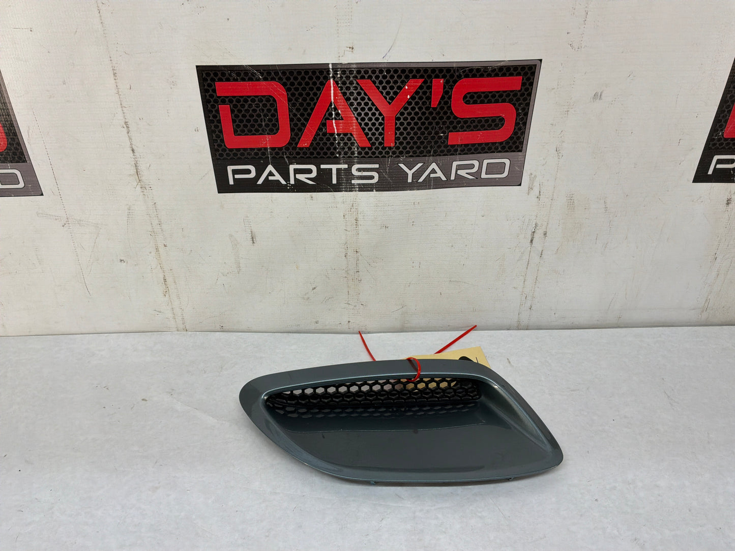 2006 Pontiac GTO Rh Hood Vent OEM
