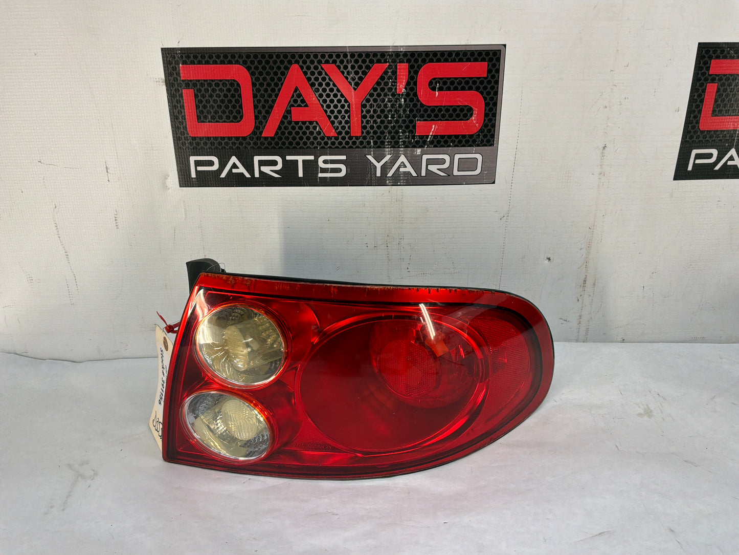 Rh taillight - Day's Parts Yard