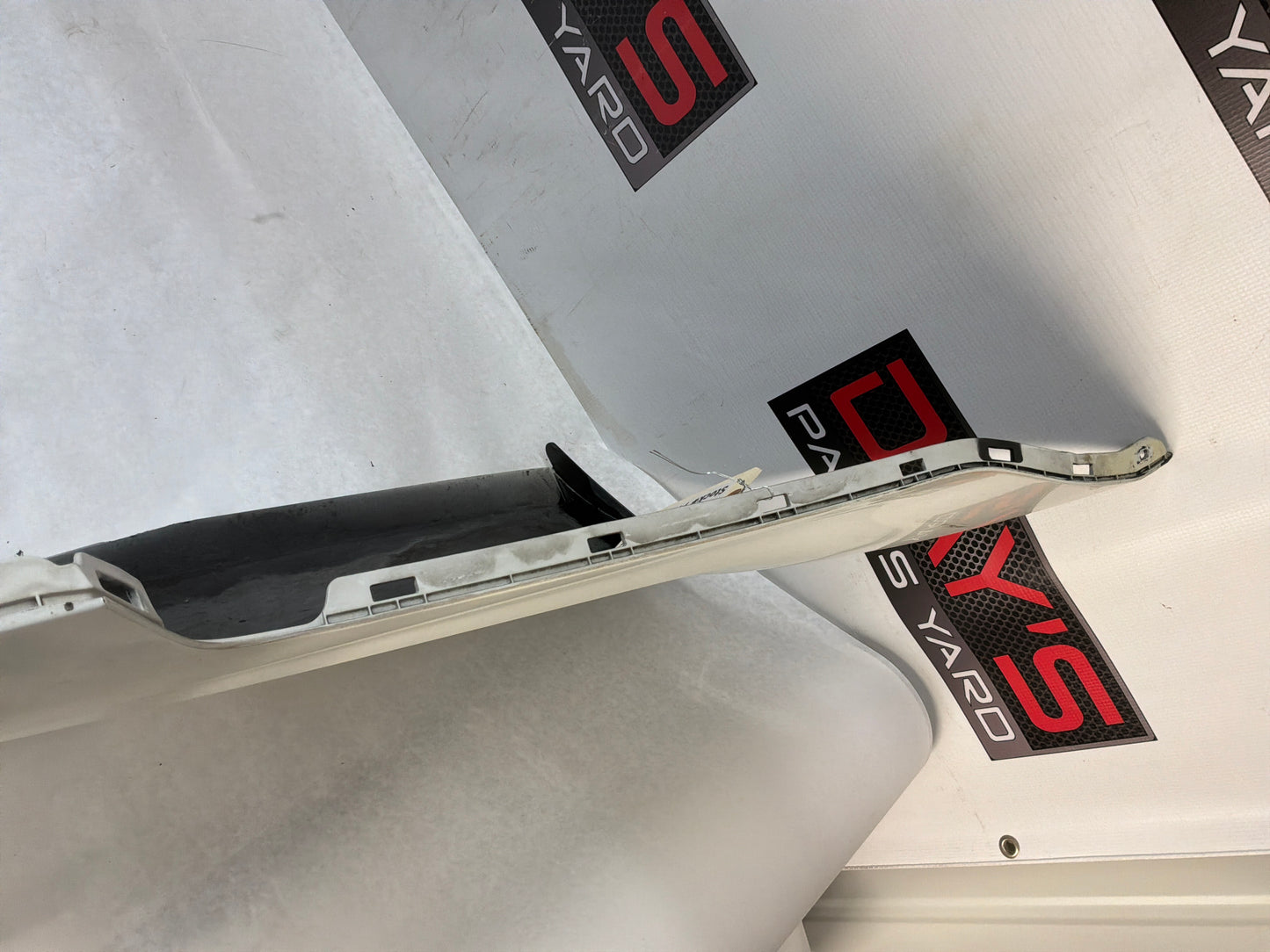 Rear bumper - Day's Parts Yard