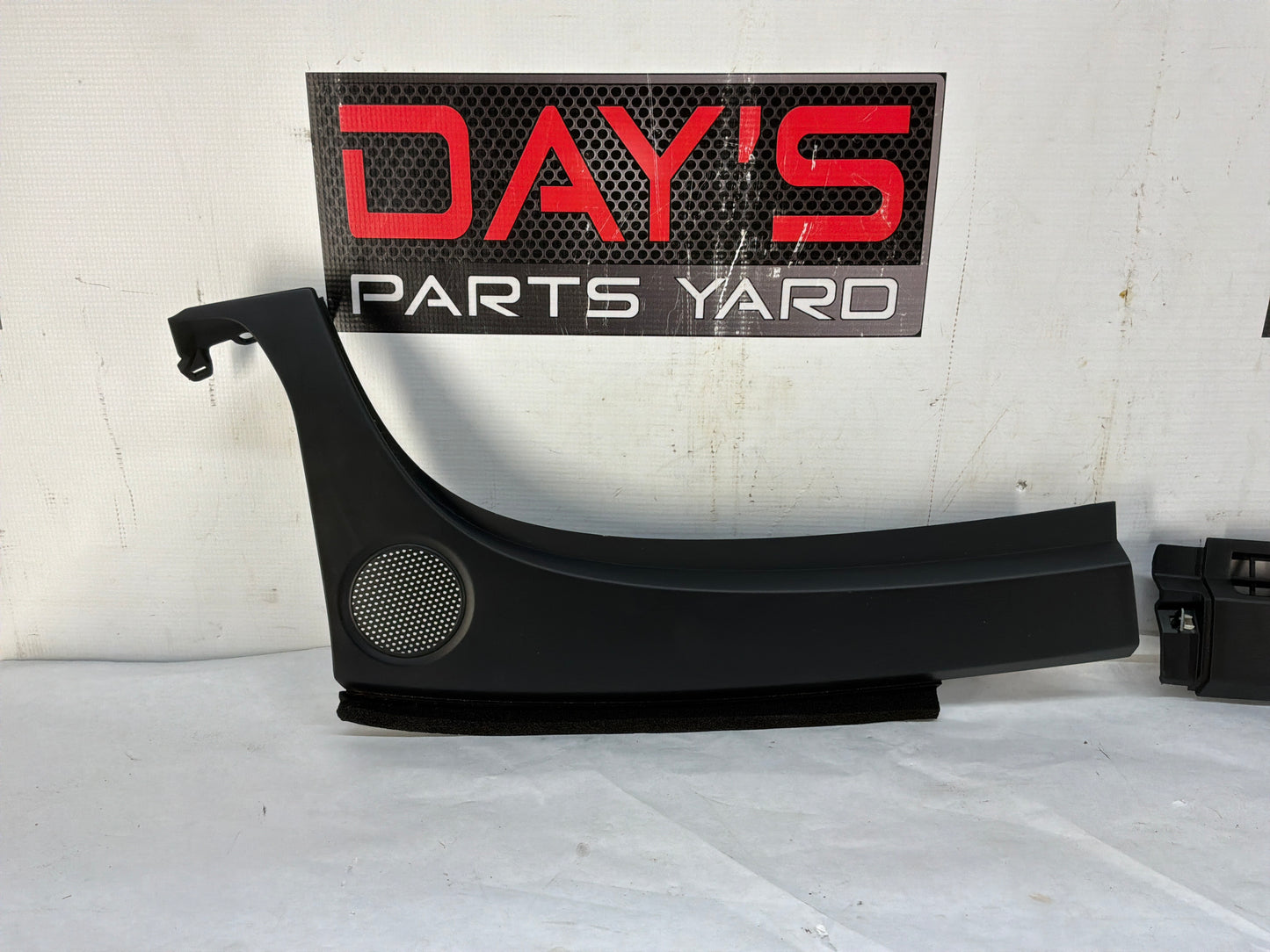2008 Pontiac G8 GT RH & LH Dash Panels Center Cowl Defrost Trim Extensions OEM