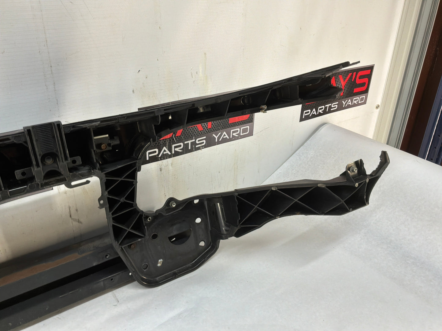 2008 Pontiac G8 GT Radiator Core Support Bracket OEM