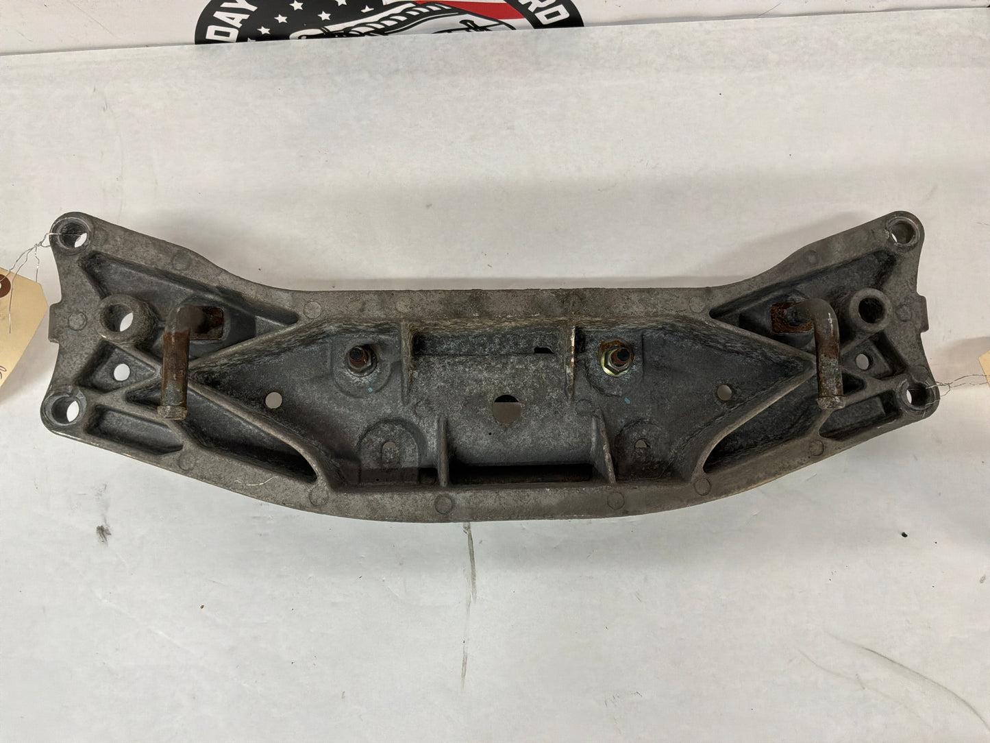 2016 Chevy Caprice PPV 6L80E Automatic Transmission Crossmember Mount Support OEM