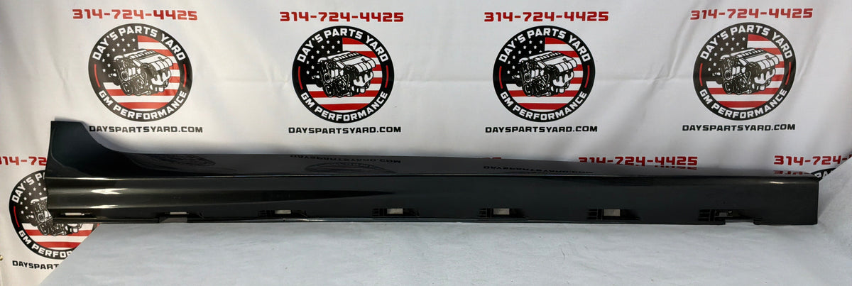 2017 Chevy SS Sedan RH Passenger Rocker Molding Side Skirt Panel Trim Gray OEM